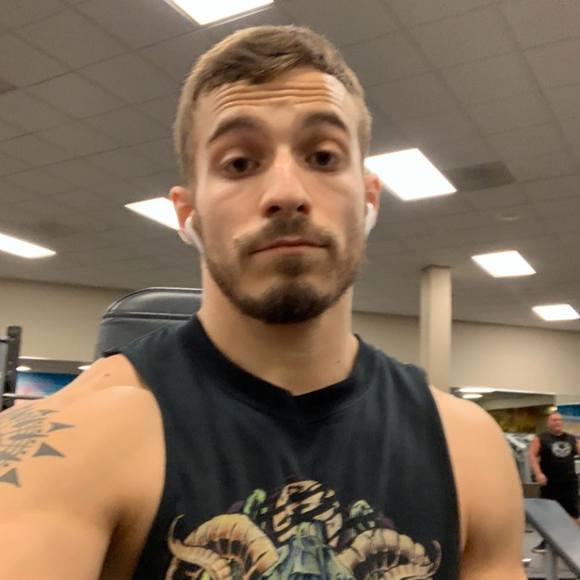 Meet your Posher, Aaron - Picture 1 of 2